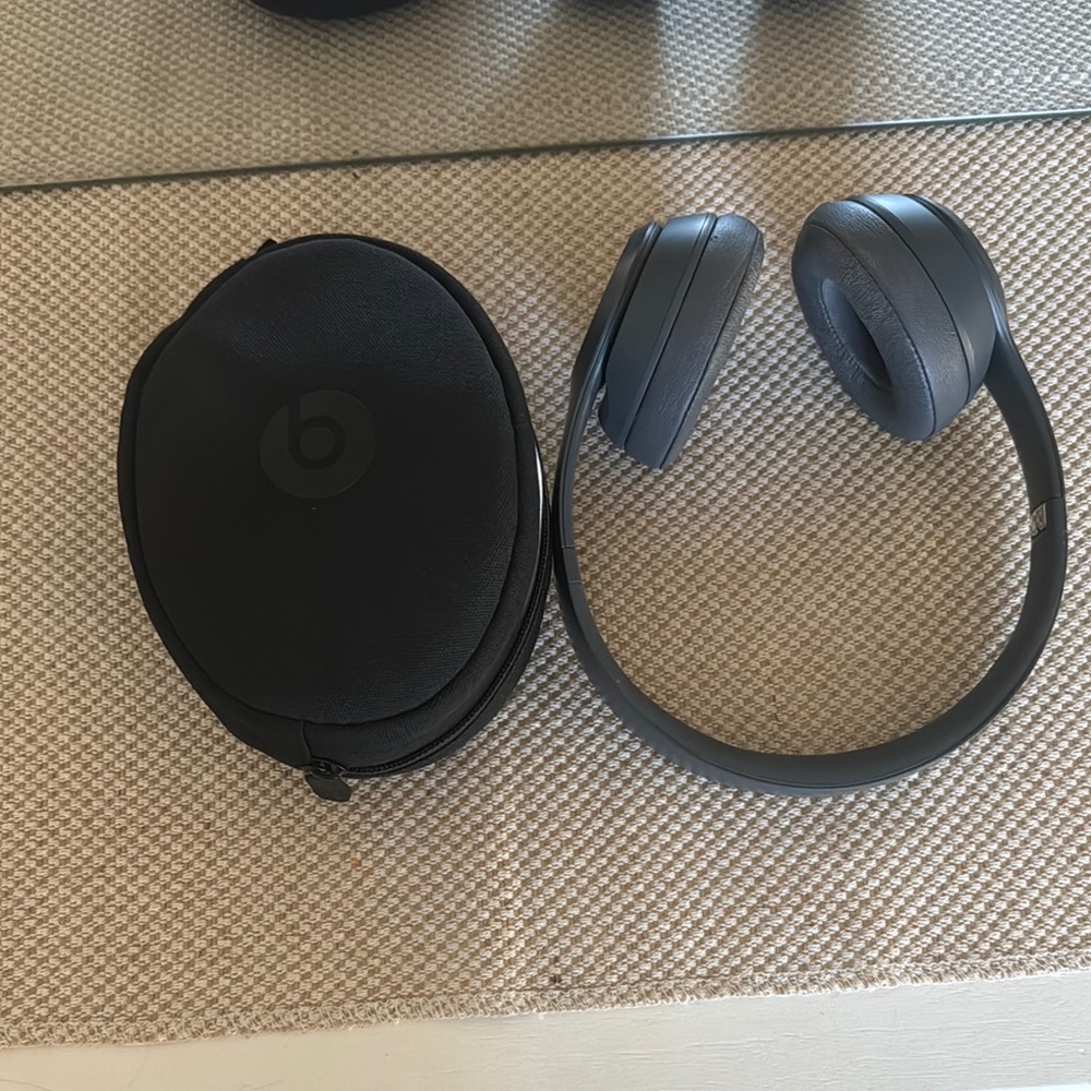 Beats Wireless Headphones - Grey